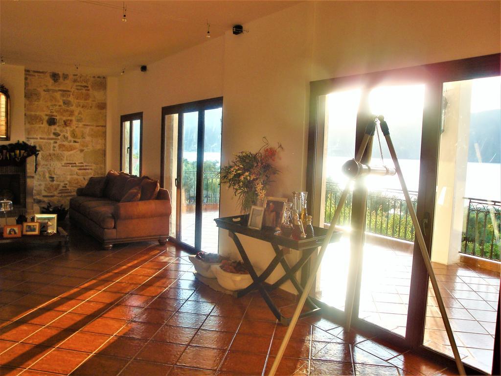 Waterfront Mediterranean Villa Skroponeria Ngoại thất bức ảnh